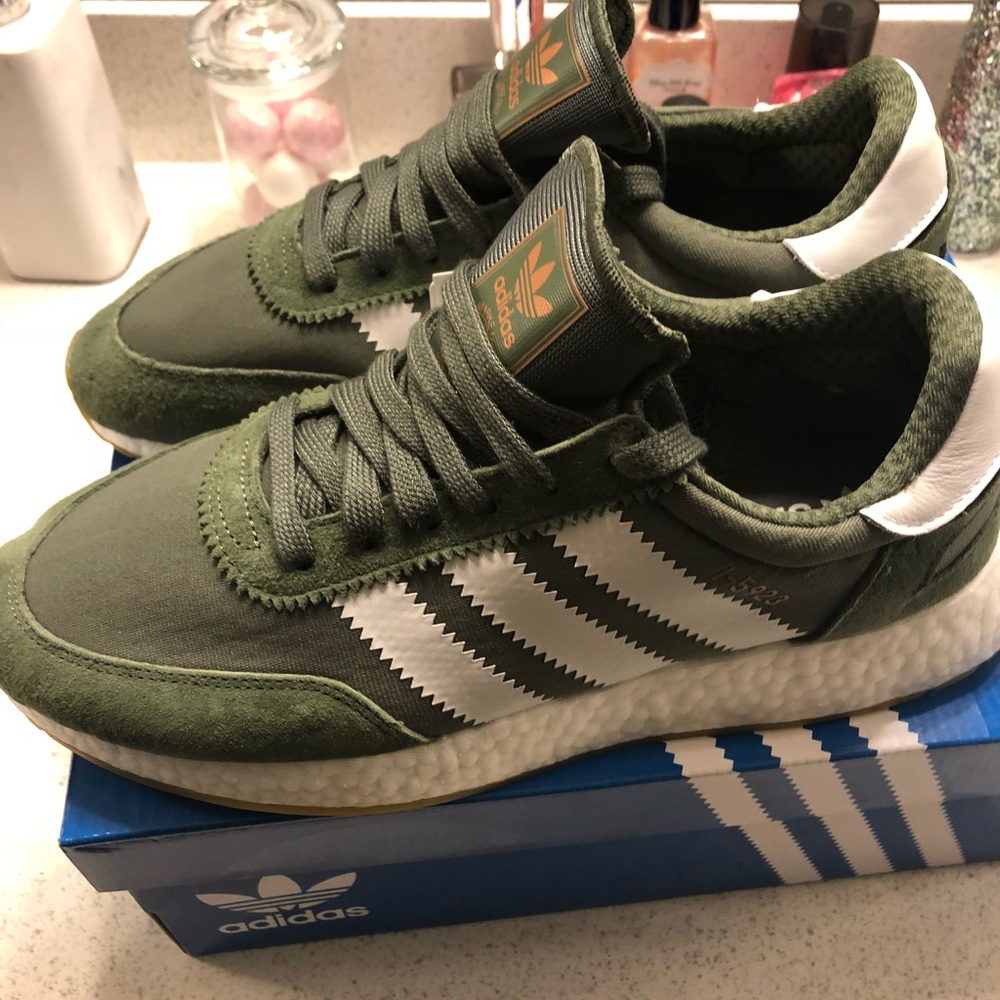 Adidas iniki
